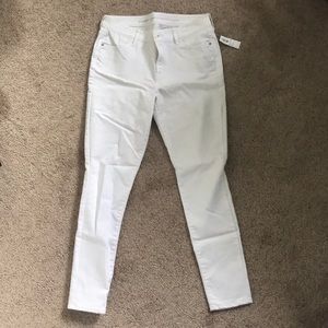 Old navy mid rise super skinny white jeans